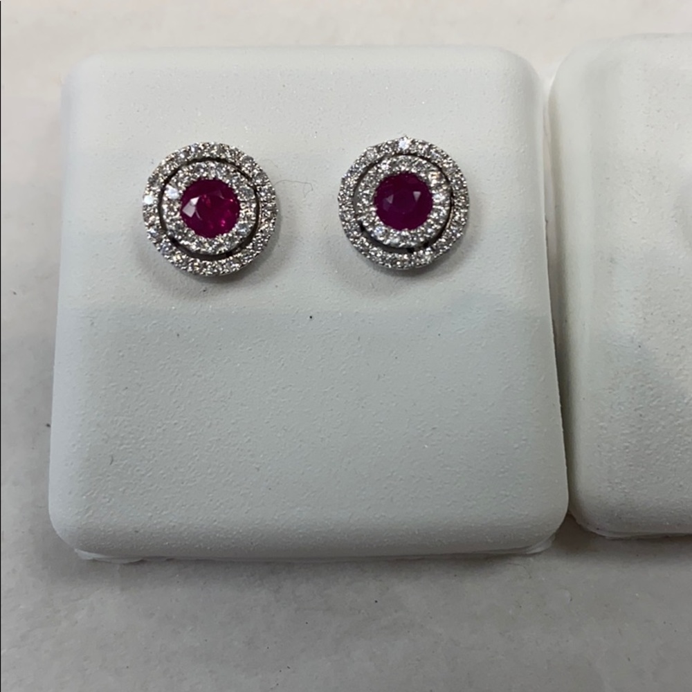 New 14k Solid Gold Stud Earrings - image 3